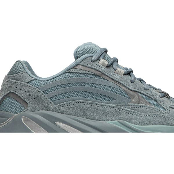 adidas Yeezy Boost 700 V2 ‘Hospital Blue’ FV8424