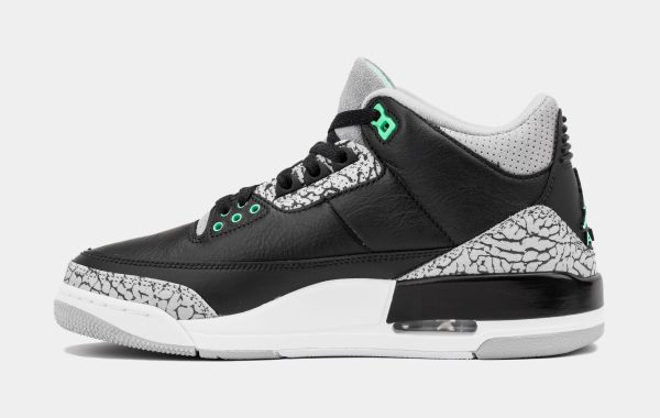 Air Jordan 3 Retro ‘Green Glow’ CT8532-031