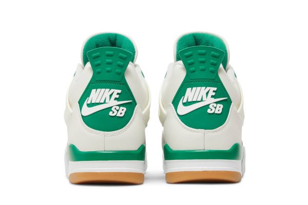 Nike SB x Air Jordan 4 Retro SP ‘Pine Green’ DR5415-103